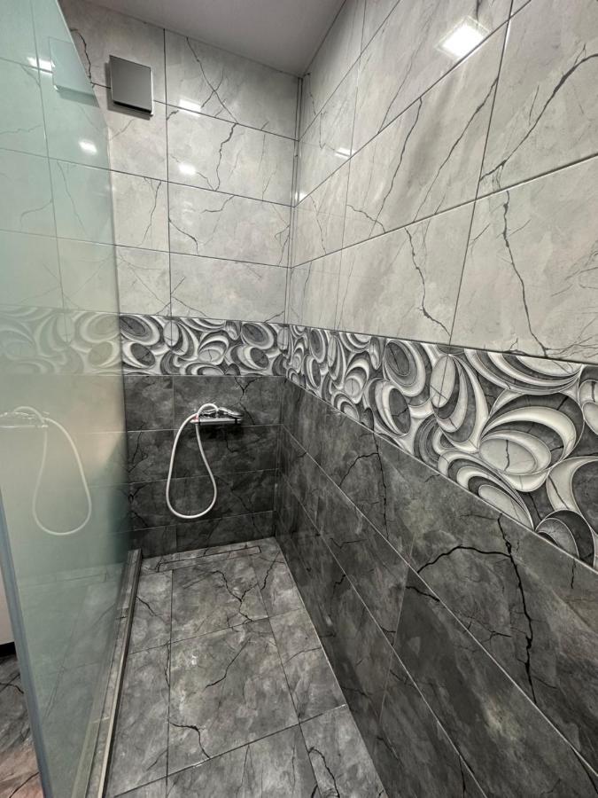 4 Bedroom Suite Apartment Ln Tbilisi City ภายนอก รูปภาพ